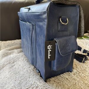 Locho camera vegan briefcase in excellent condition with Shoulder Straps
